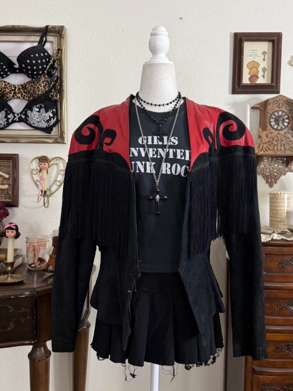 Vintage 80’s femme fatale western gothic black and red suede leather fringe